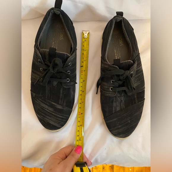 Tom runners Size 7.5 canvas grey and black - Picture 5 of 5